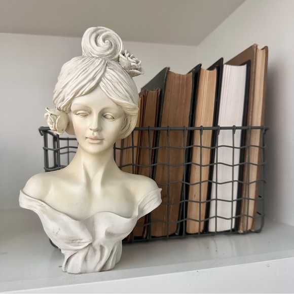 Other - Vintage Lady/Woman Bust Sculpture Statue Figurine Resin Home Decor Art 9”
